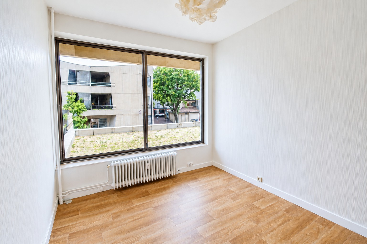 Local commercial à louer à St maur des fosses, 11 m² – photo 1 sur 6