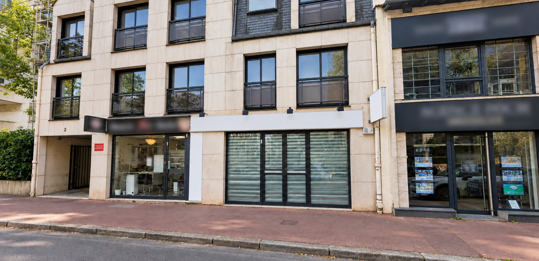 Local commercial à louer à St maur des fosses, 161,92 m² – photo 1 sur 4